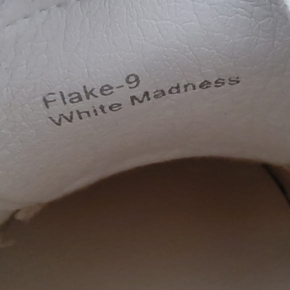 Vintage Havana Flake-9 White Madness Star Sneakers | Size 9 | NWOT - Picture 10 of 10